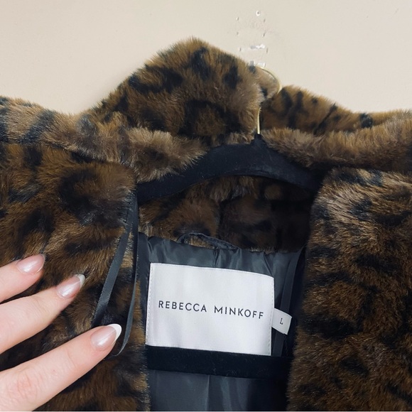 Rebecca Minkoff NWT Leopard Vegan Faux Fur Wrap Belted Coat With Hood Size Large - Picture 3 of 12
